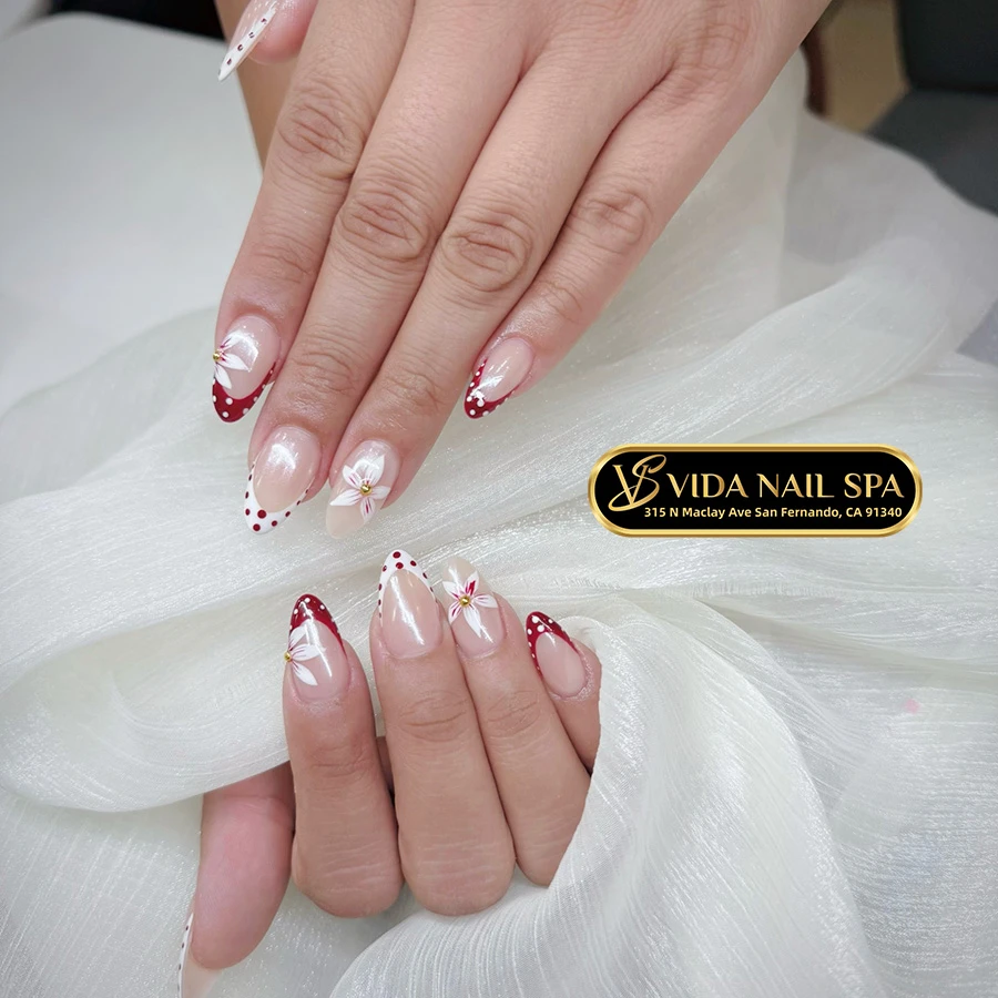 September nail trends and seasonal nail designs